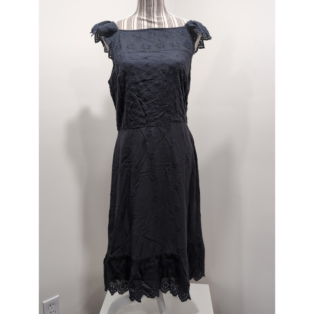 NWT $98 Ann Taylor Loft Gray Embroidered Eyelet Floral Flounce‎ Hem Dress Size 6